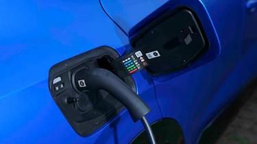 Renault Rafale - charging port