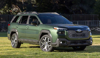 Subaru Outback front 2025