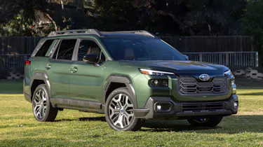 Subaru Outback front 2025