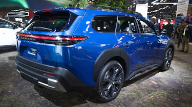 Subaru Trailseeker - show rear