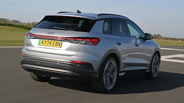Audi Q4 e-tron - rear tracking