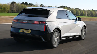 Hyundai Ioniq 5 - rear tracking