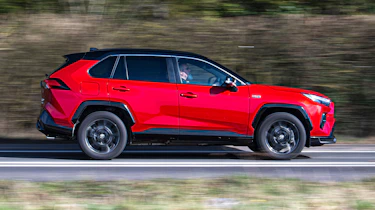 Toyota RAV4 - side dynamic