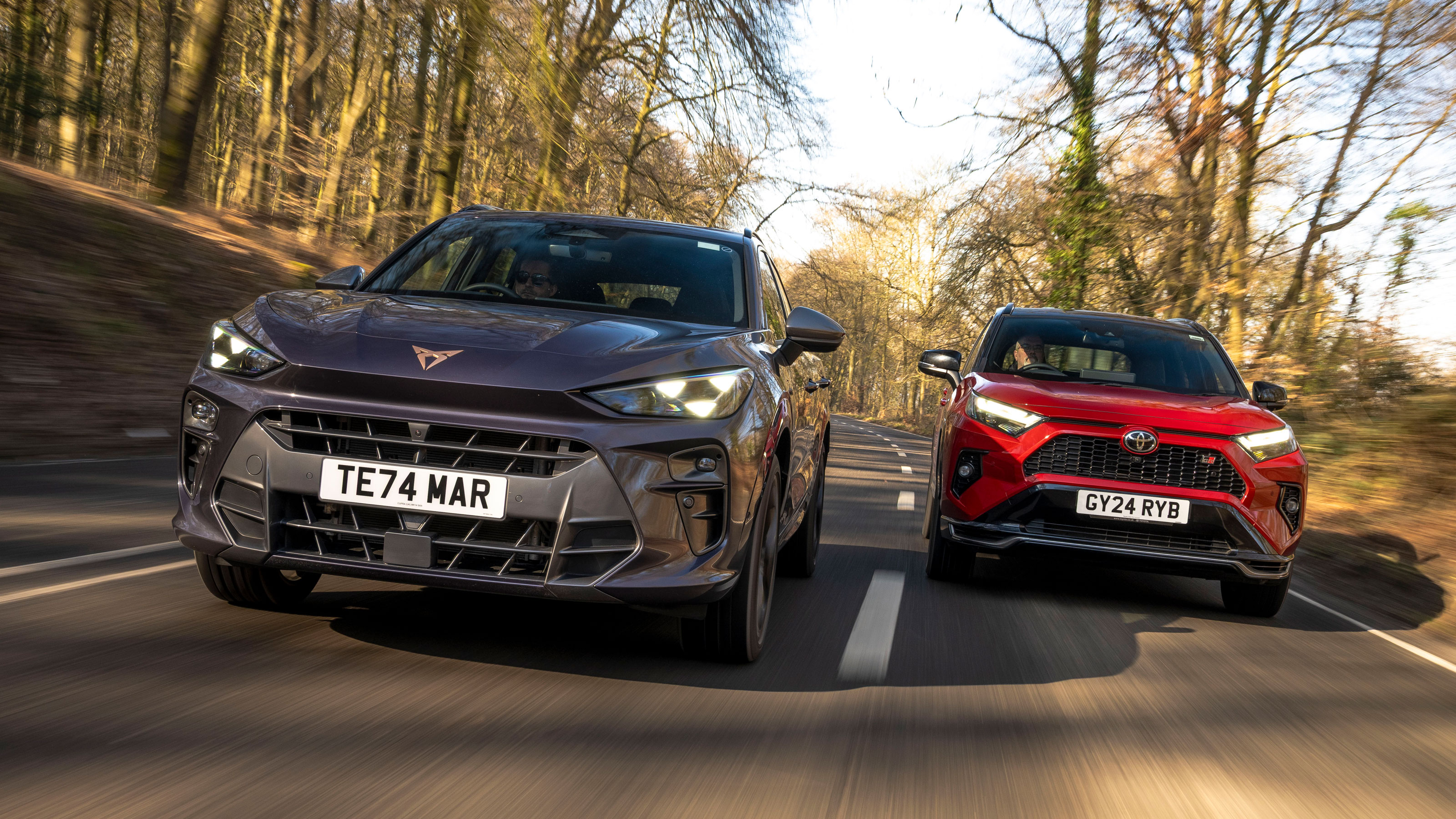 Toyota RAV4 vs Cupra Terramar - front tracking