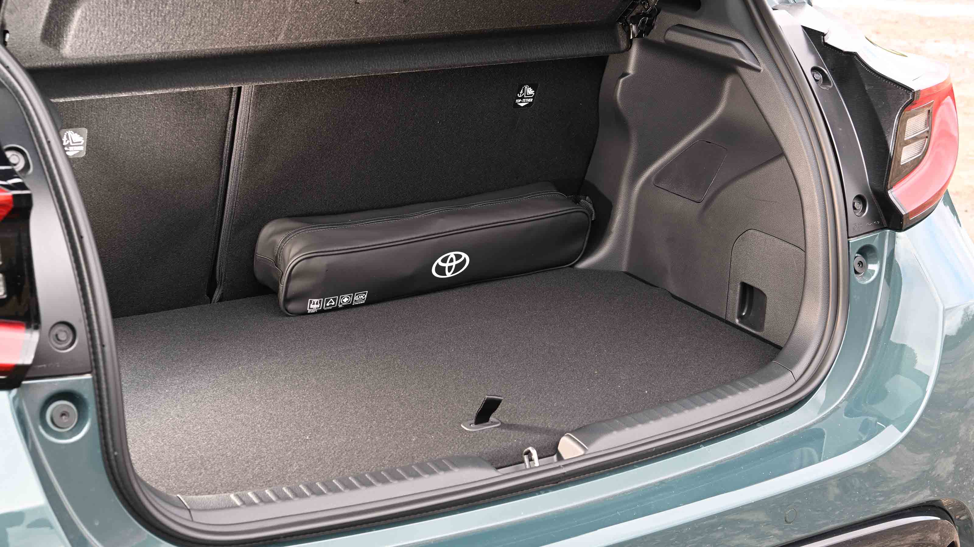 Toyota Yaris - boot
