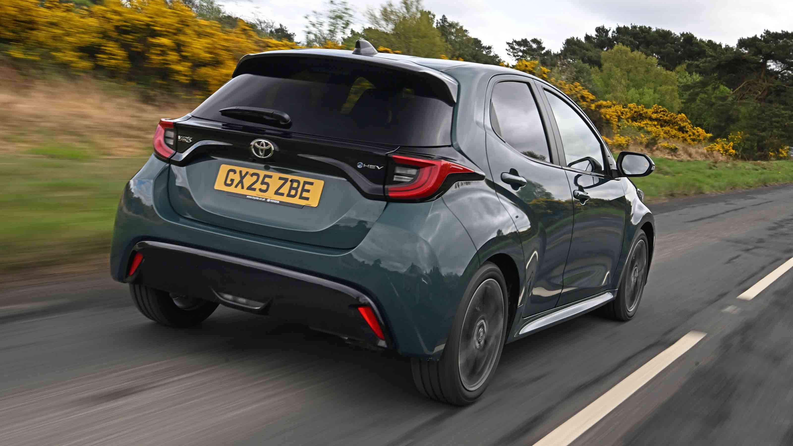 Toyota Yaris - rear tracking