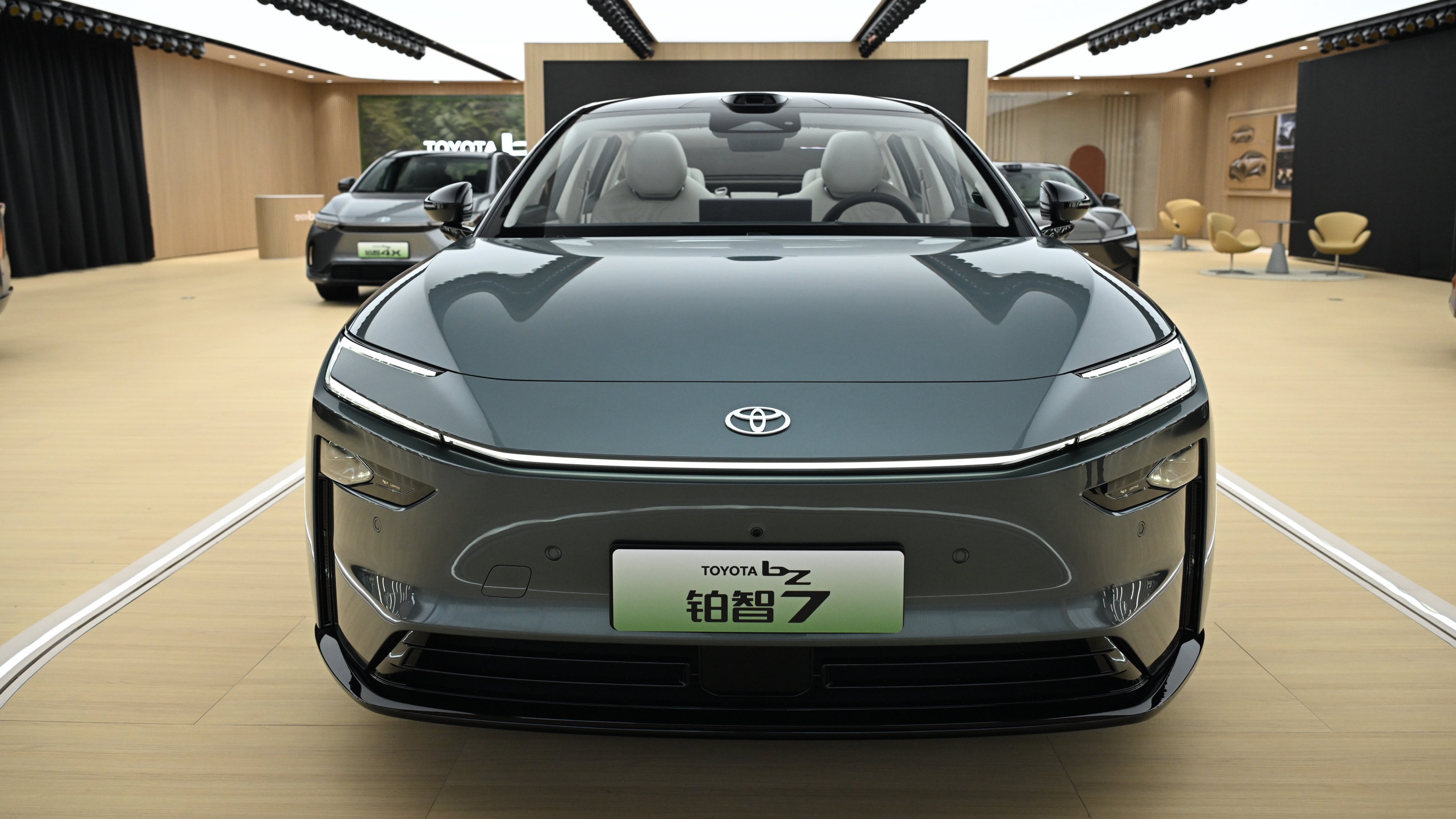Toyota bZ7 - front static