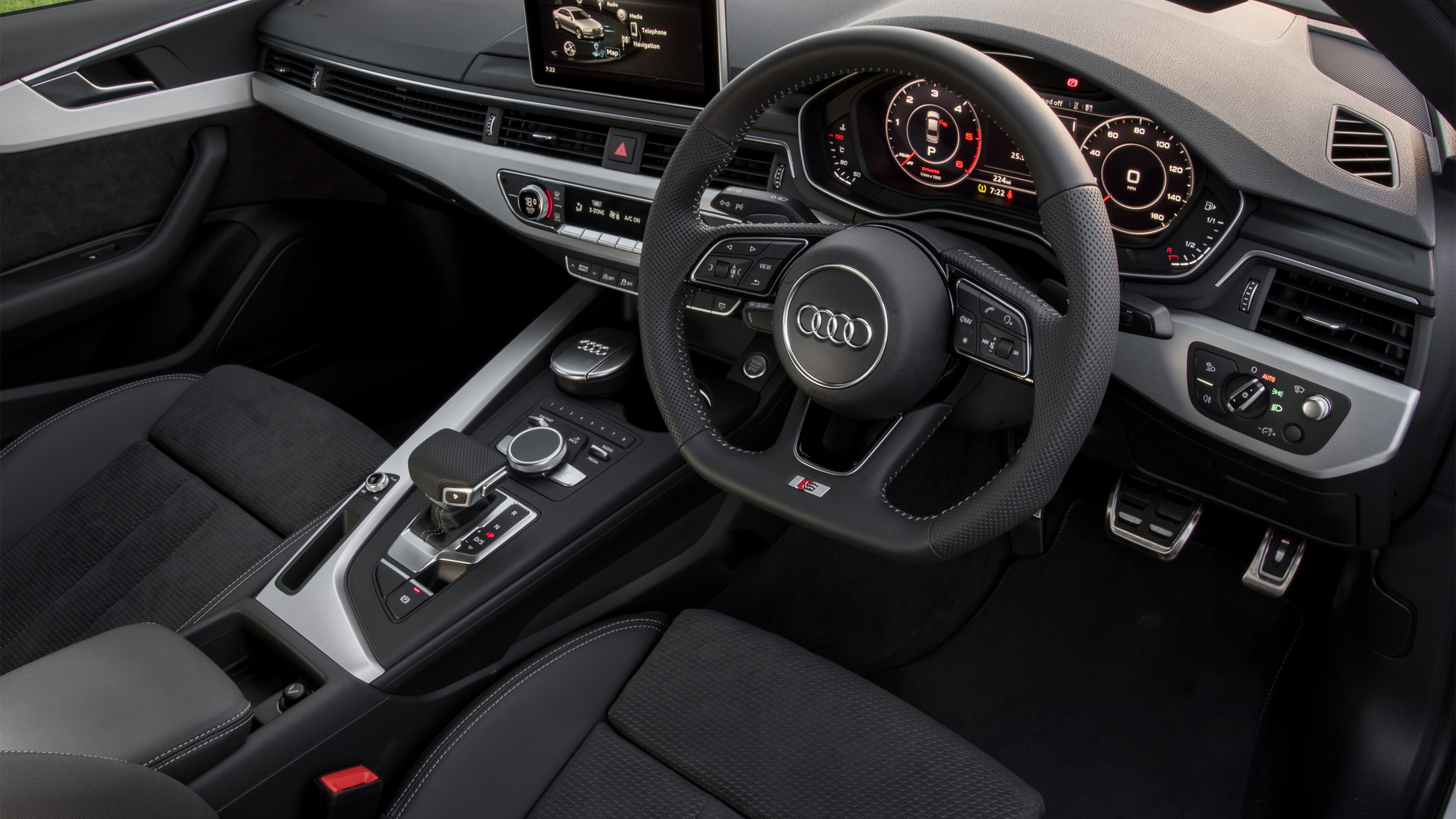 Used Audi A4 Avant (2015-17) interior