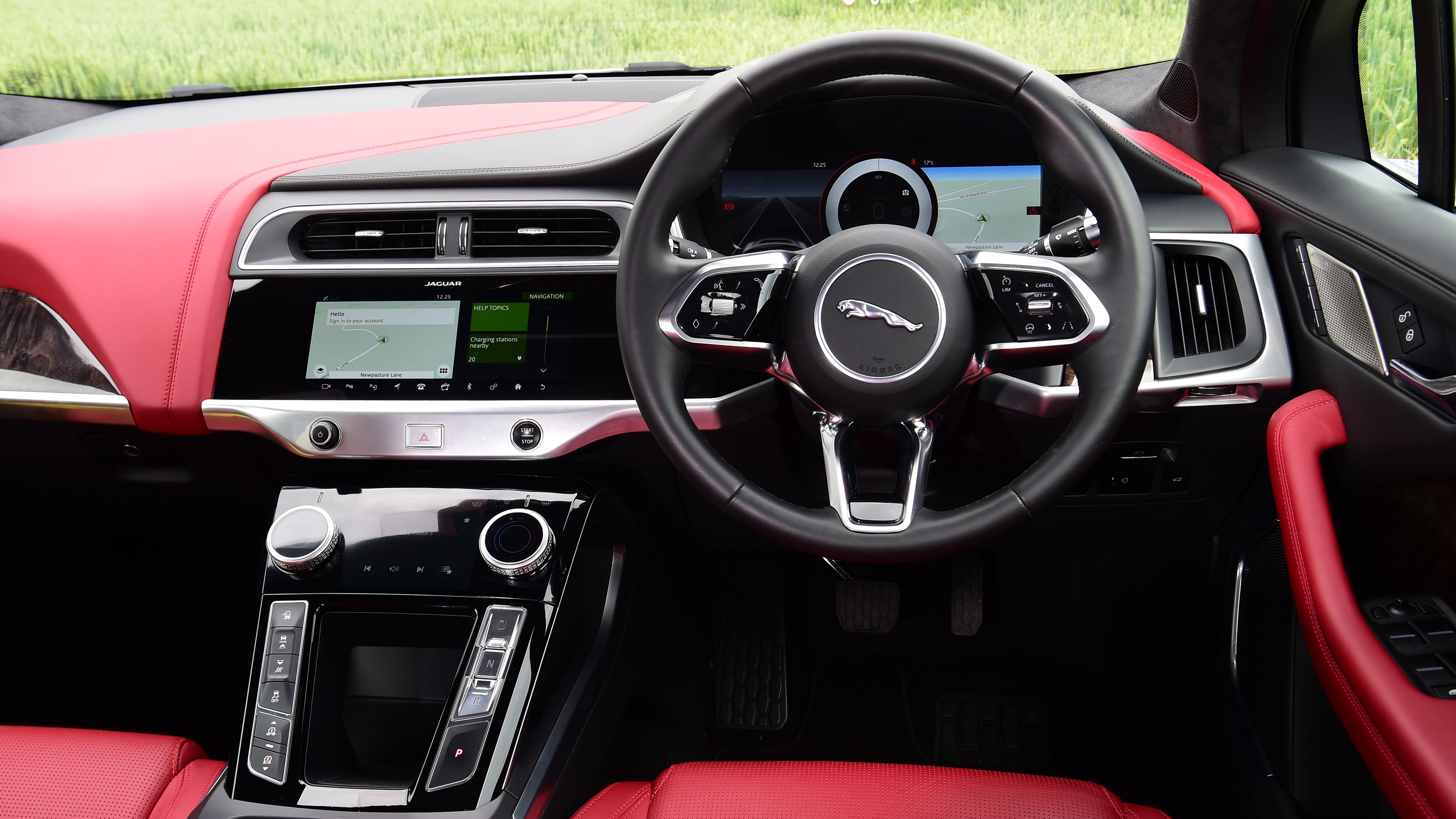 Jaguar I-Pace - interior