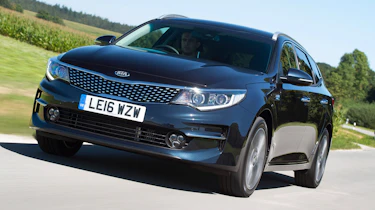 Used Kia Optima SW - front 3/4