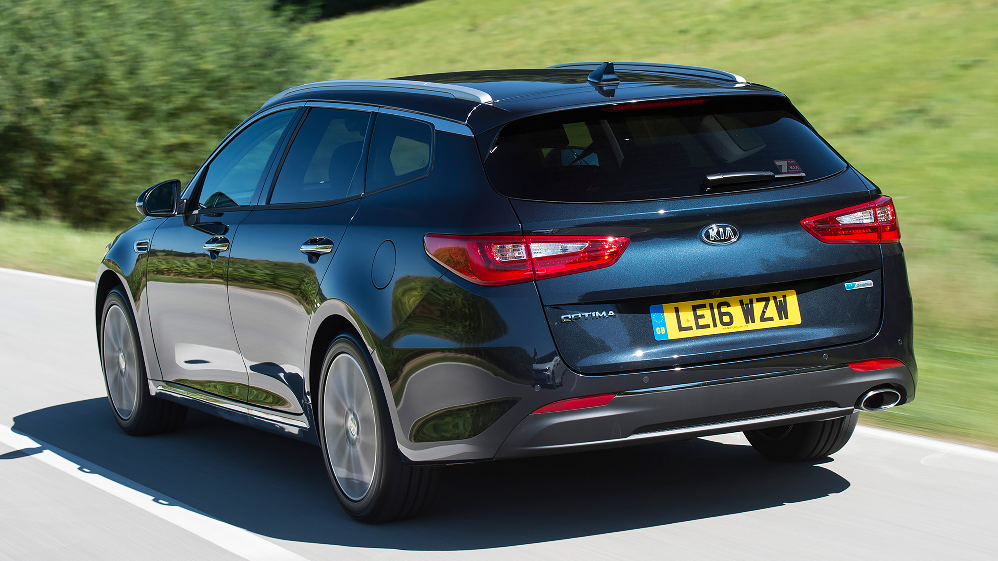 Used Kia Optima SW - rear 3/4
