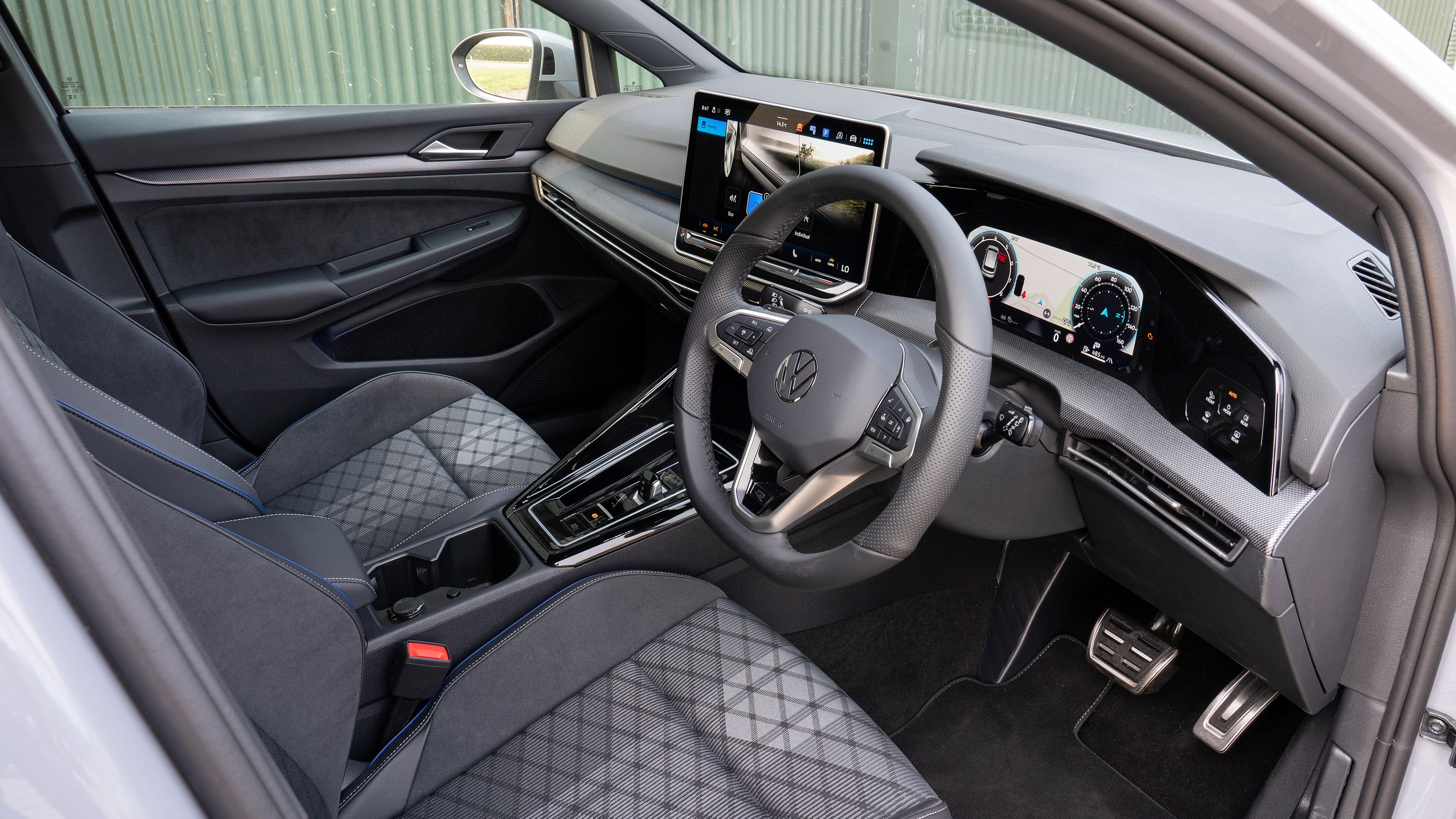 Volkswagen Golf - Interior
