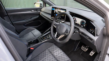 Volkswagen Golf - Interior