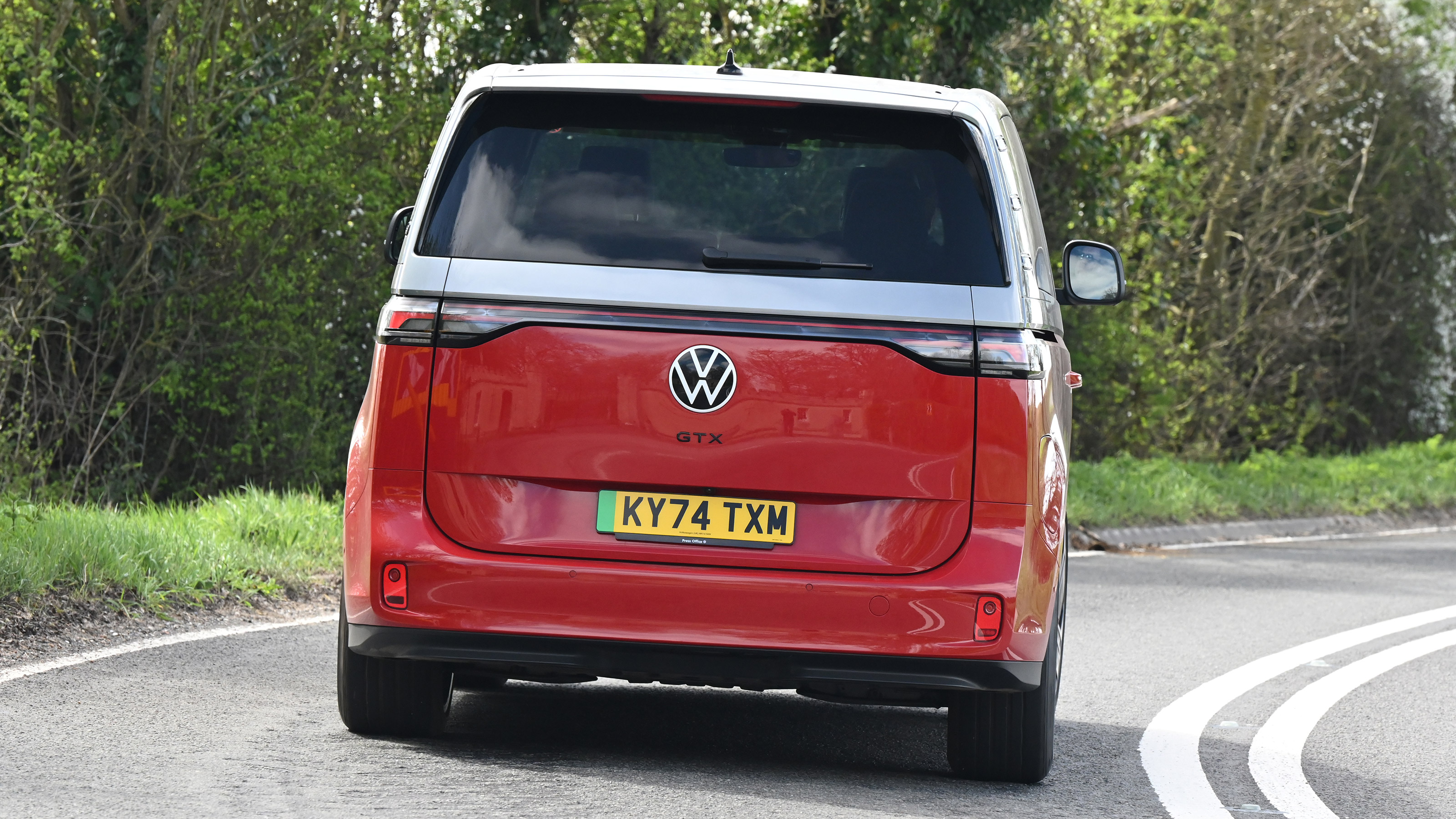 Volkswagen ID.Buzz GTX - rear cornering