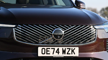 Volvo XC90 - grille