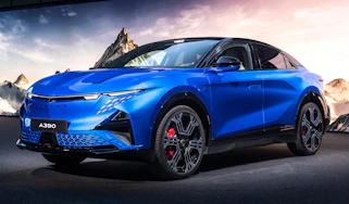 Alpine A390 - front