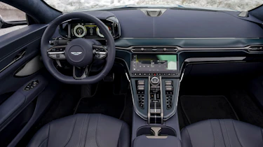 Aston Martin Vantage Roadster - dash