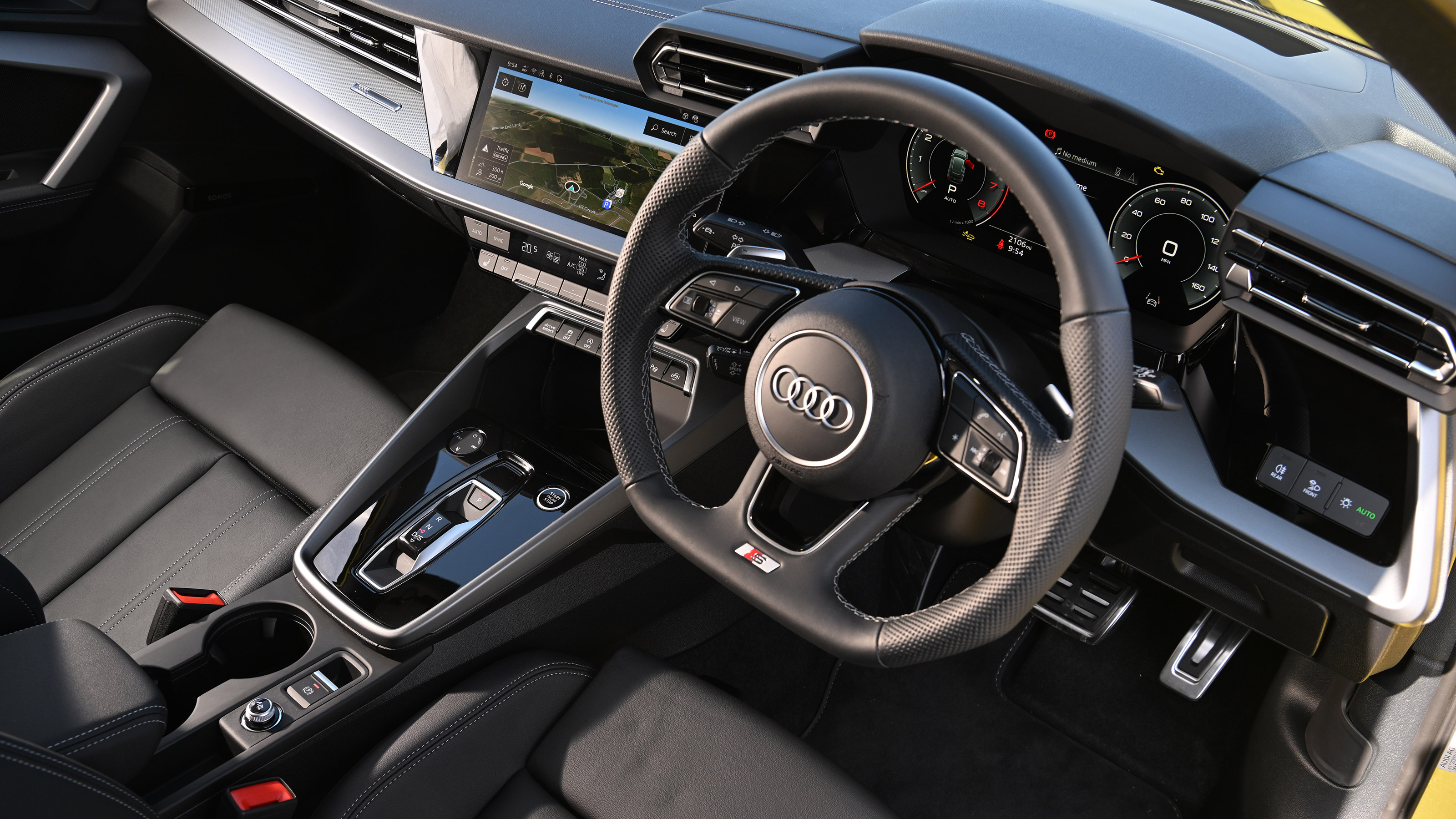 Audi A3 35 TFSI S tronic S line long termer - dash
