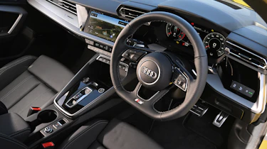Audi A3 35 TFSI S tronic S line long termer - dash