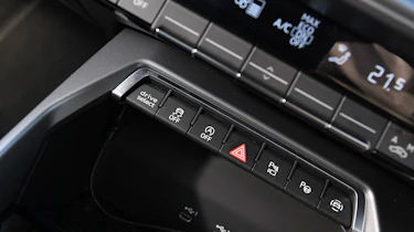 Audi A3 35 TFSI S tronic S line long termer - controls