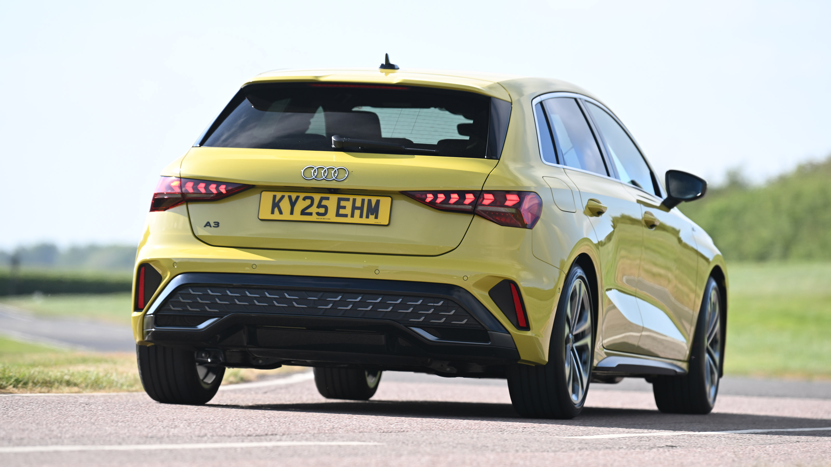 Audi A3 35 TFSI S tronic S line long termer - rear action