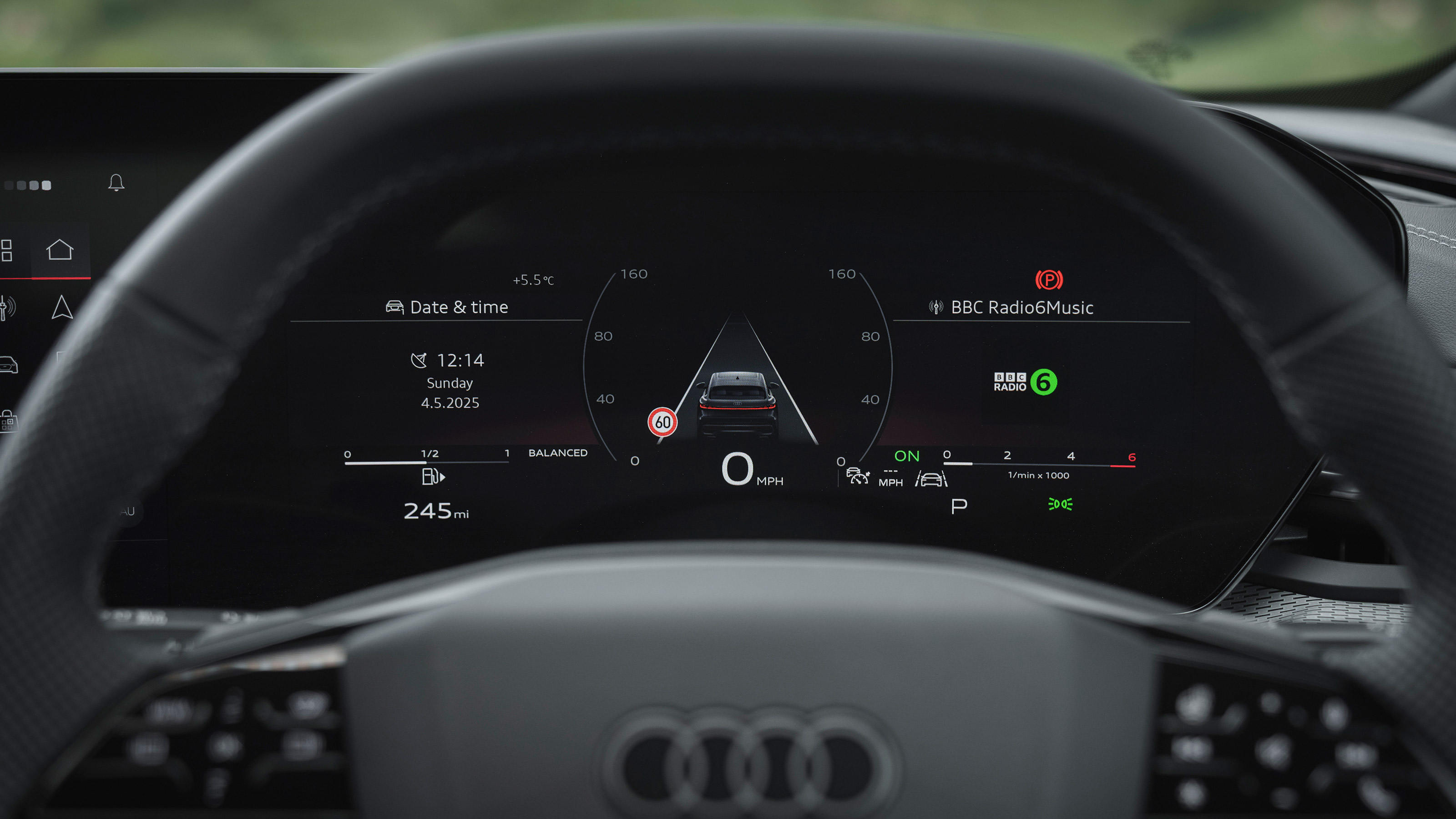 Audi Q5 Sportback - dials
