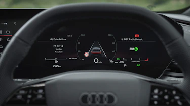 Audi Q5 Sportback - dials