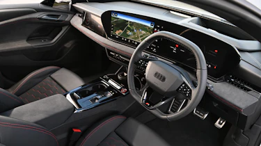 Audi S6 Avant e-tron - interior