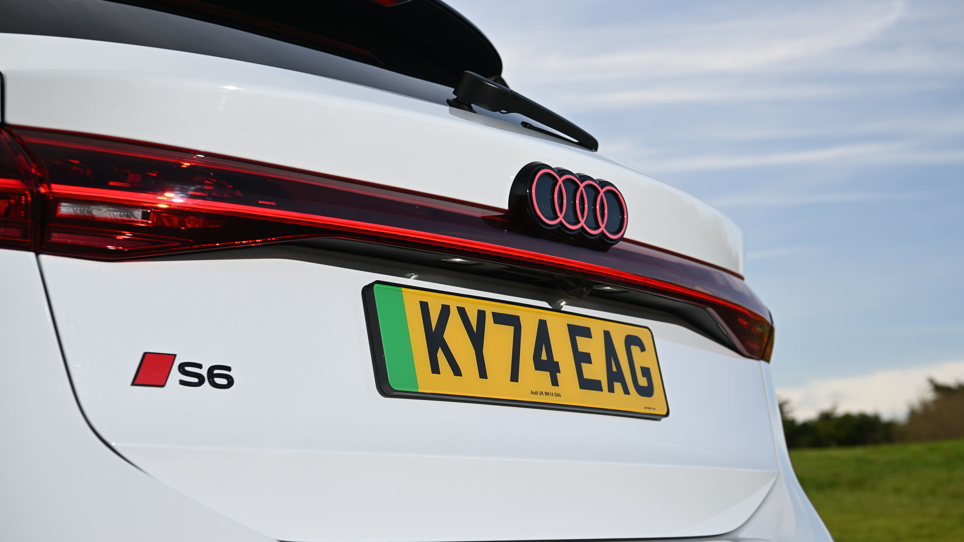 Audi S6 Avant e-tron - rear LED lights 
