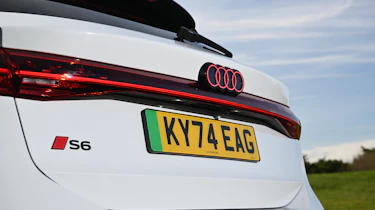 Audi S6 Avant e-tron - rear LED lights