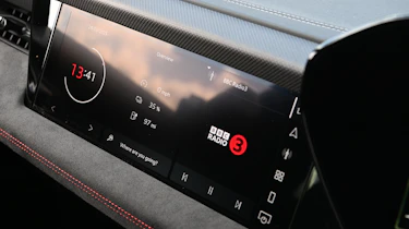 Audi S6 Avant e-tron - passenger digital screen