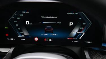 BMW i5 Touring M60 xDrive - digital drivers display