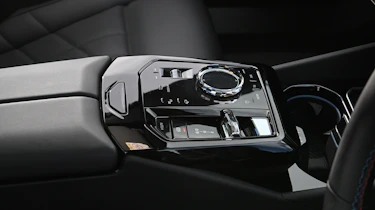 BMW i5 Touring M60 xDrive - centre console
