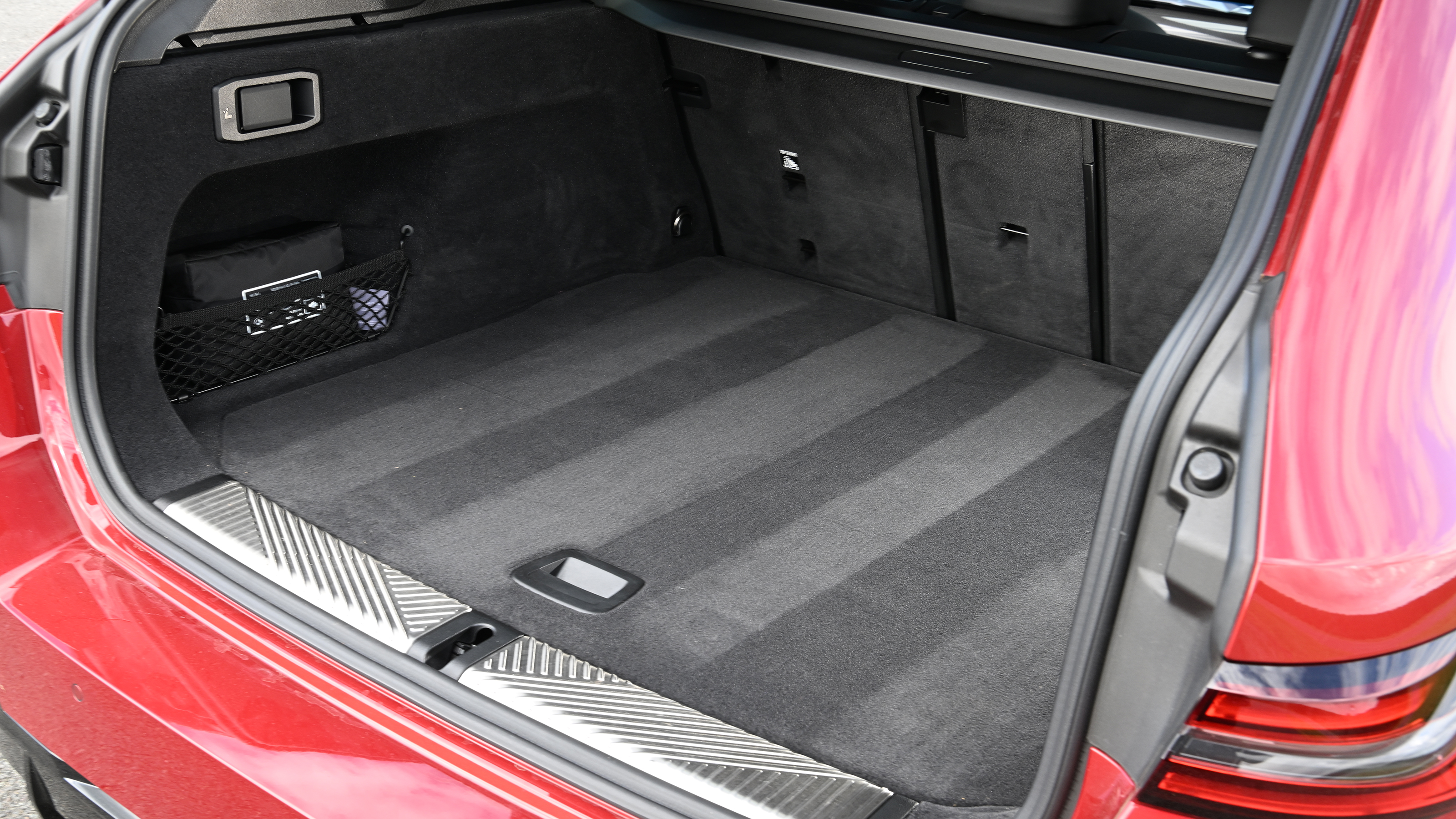 BMW i5 Touring M60 xDrive - boot 