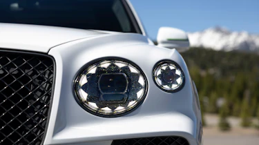 Bentley Bentayga Speed - front light