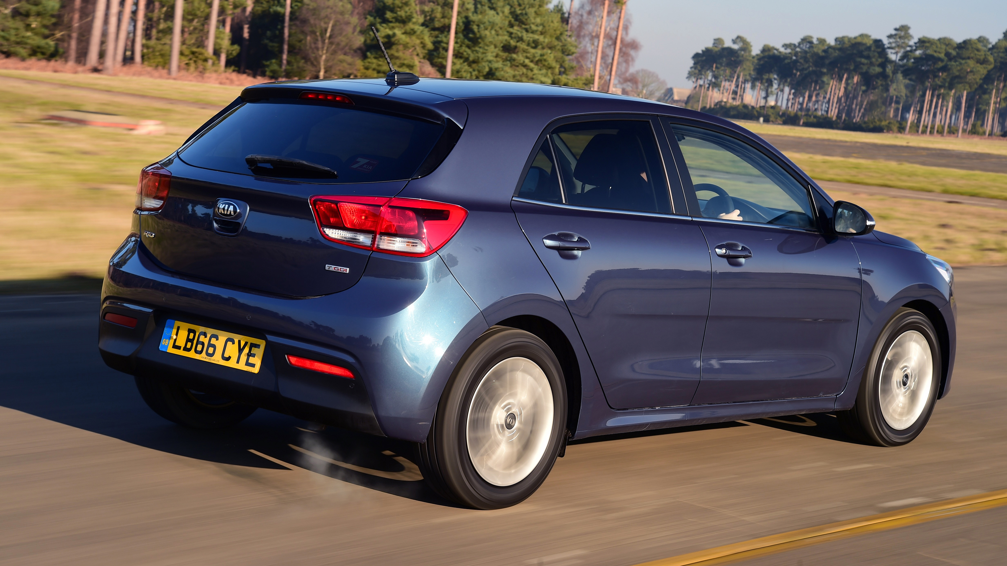 Kia Rio - rear tracking