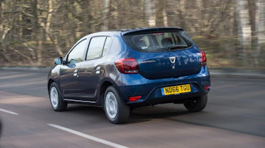 Dacia Sandero - rear tracking