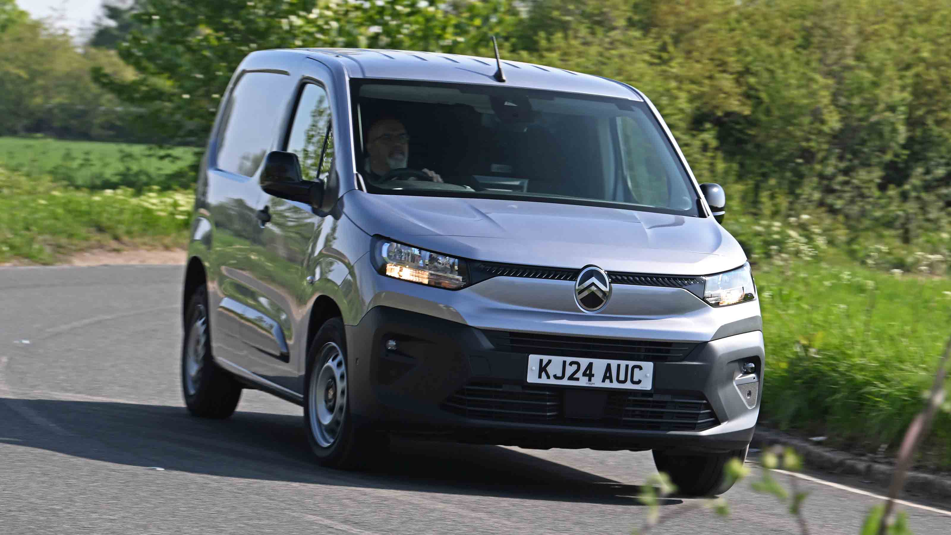 Citroen Berlingo Van - front cornering