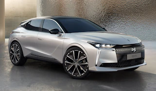 DS No4 PHEV - front