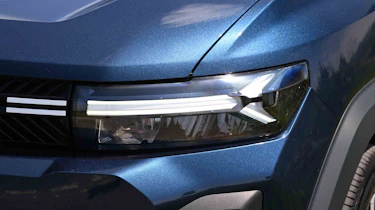 Dacia Bigster - head light