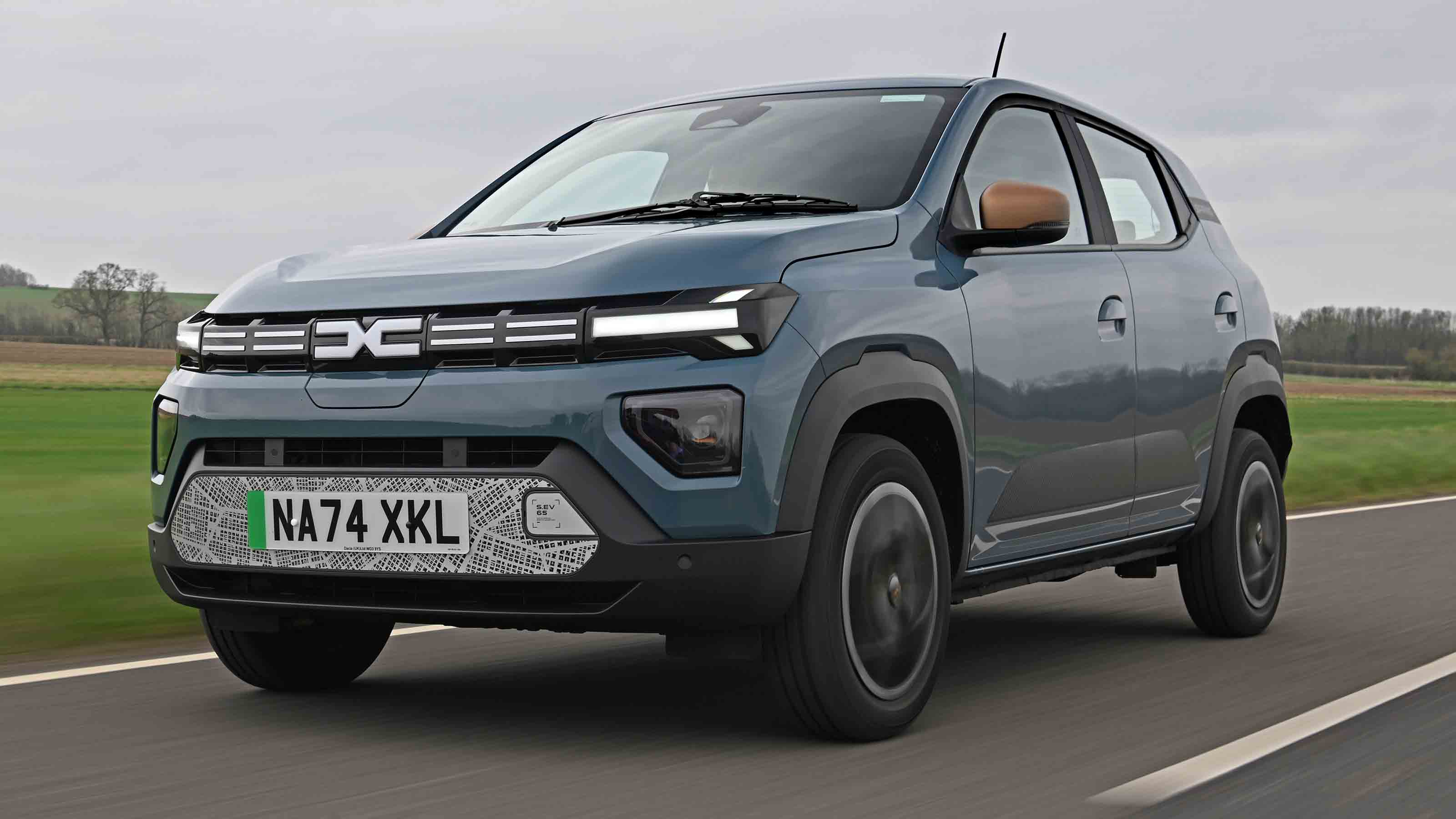 Dacia Spring - front tracking