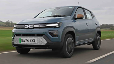 Dacia Spring - front tracking