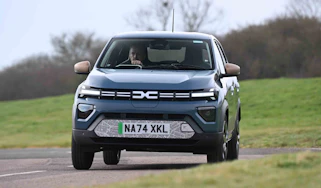 Dacia Spring - front cornering