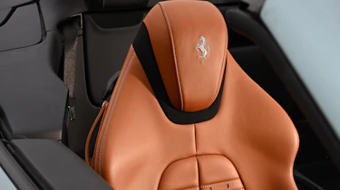 Ferrari Roma Spider - seat detail