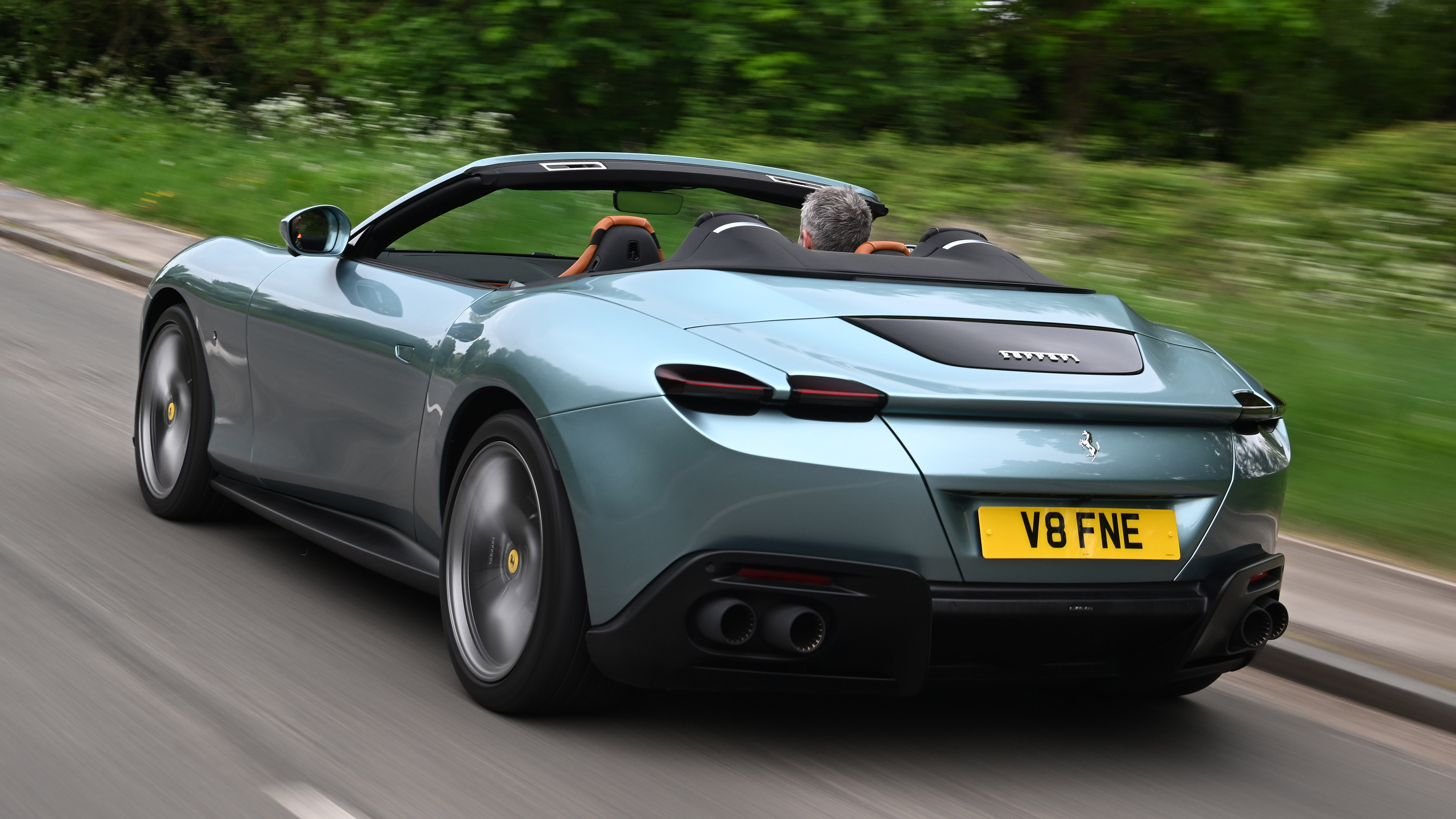 Ferrari Roma Spider - rear tracking