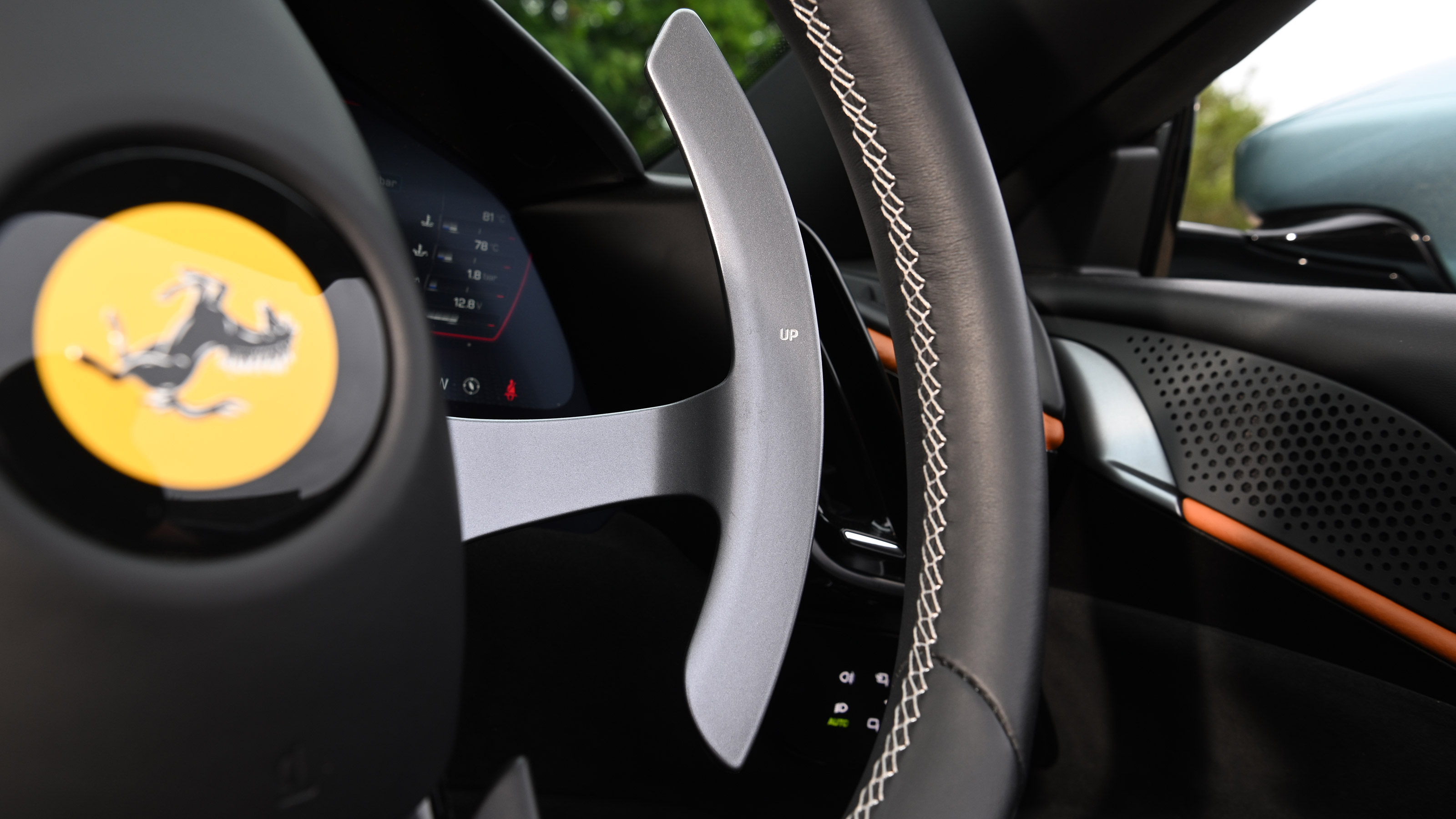 Ferrari Roma Spider - paddle