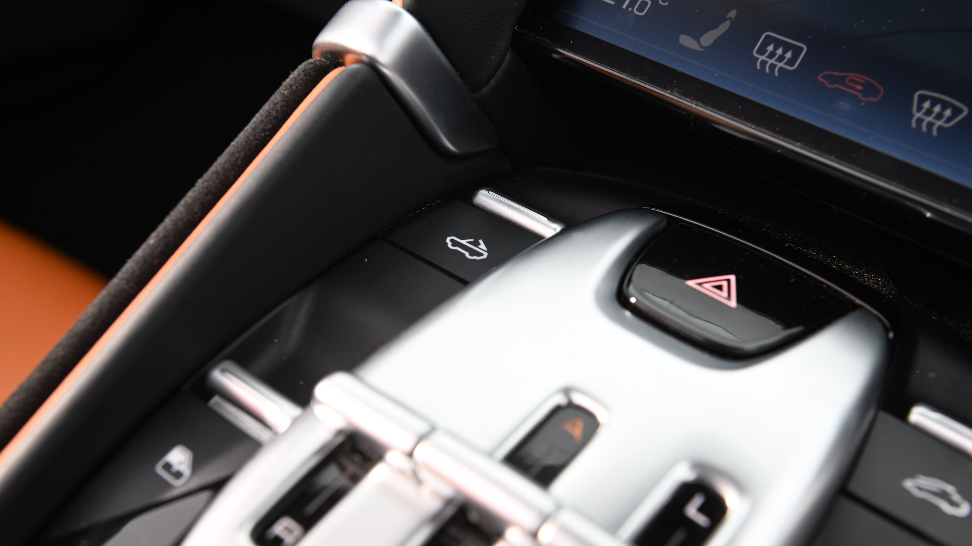 Ferrari Roma Spider - interior detail