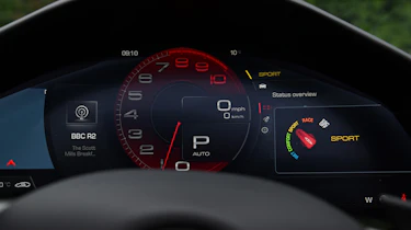 Ferrari Roma Spider - dials