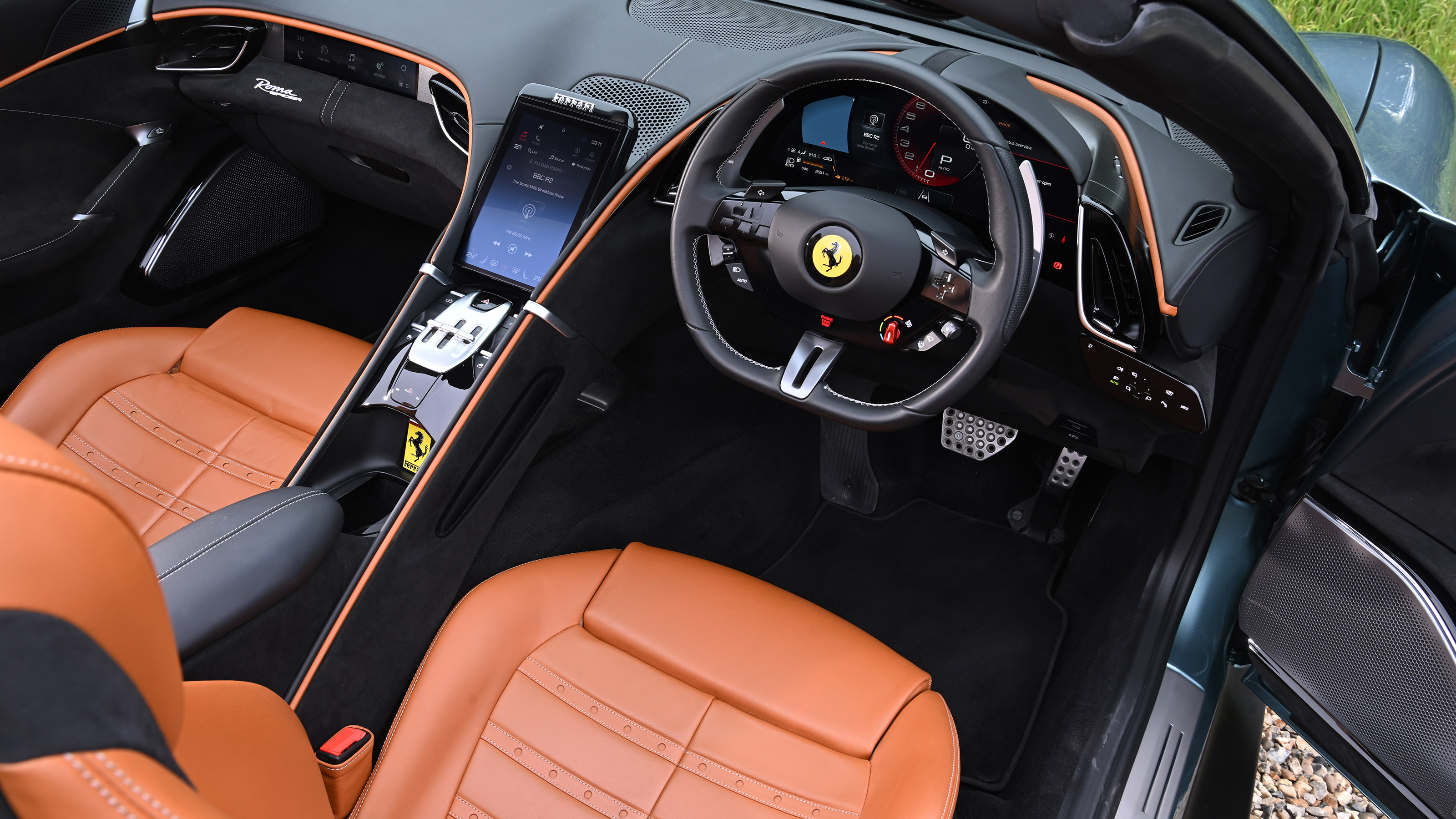 Ferrari Roma Spider - cabin