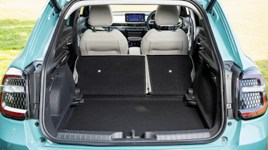 Fiat 600 Hybrid UK - boot seats down